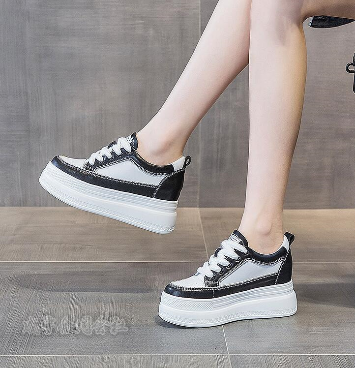 ランニングレディース 厚底スニーカー 美脚 軽量 歩きやすい ローカットスニーカー 通学靴 黒 厚底靴 可愛い 8CM 白 身長UP カジュアル 通勤 