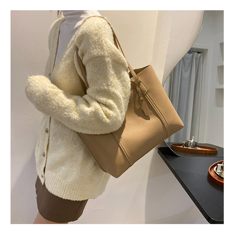 ビジネスバッグ レディース トートバッグ 就活バッグ A4 ショルダー 軽量 就活 面接 かばん 営業 通学 バッグ レザー 就活 新生活 通勤 