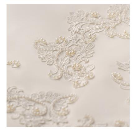 ウェディングドレス ホワイトドレス サテン オフショルダー 花嫁ドレス ロングドレス プリンセスドレス Aライン 。挙式 刺繍 ドレス エレ結婚式ドレス 