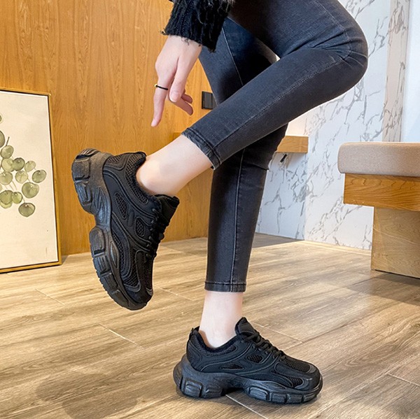 厚底スニーカー レディース ダッド スニーカー ウォーキングインヒール 白 黒 。 靴 かわいい 厚底 おしゃれ 