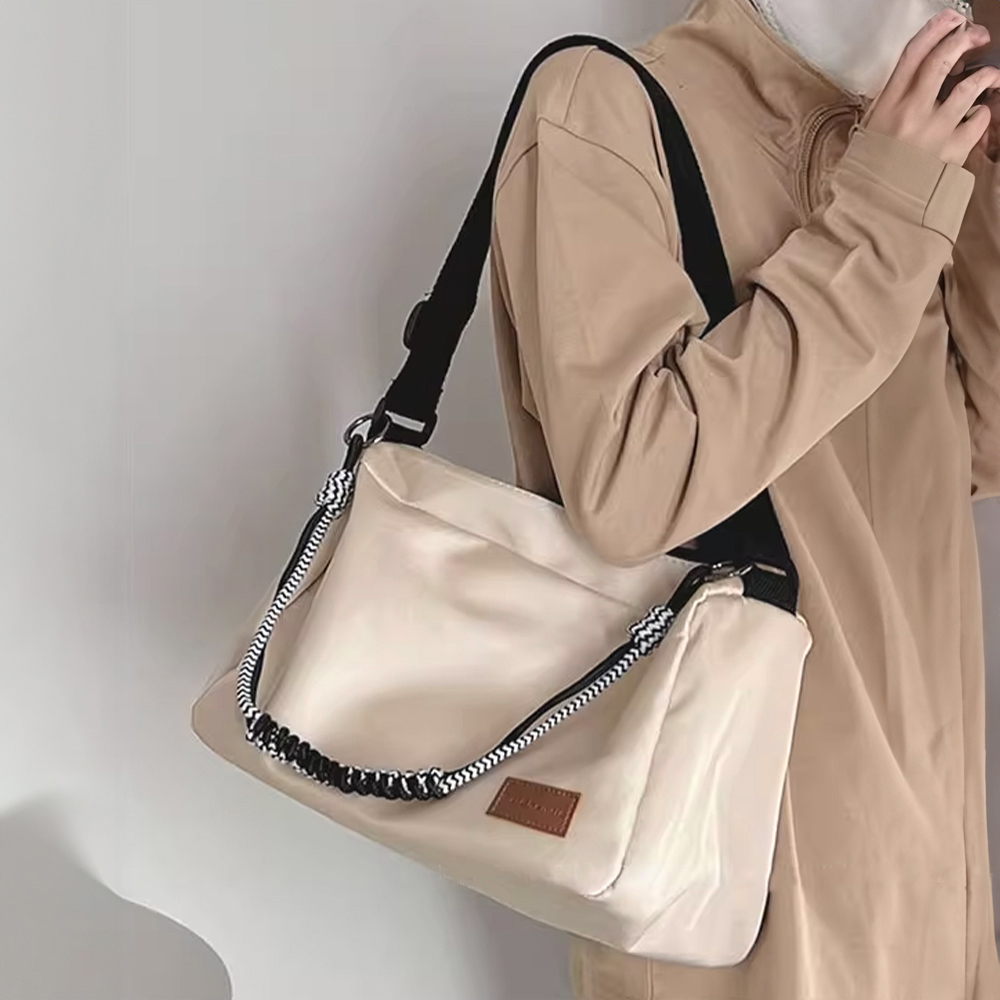 ショルダーバッグ 大容量通勤 斜めがけ  