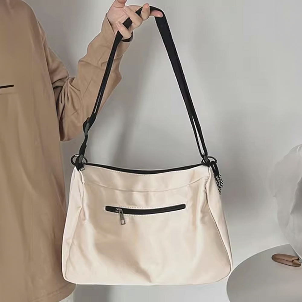 ショルダーバッグ 大容量通勤 斜めがけ  