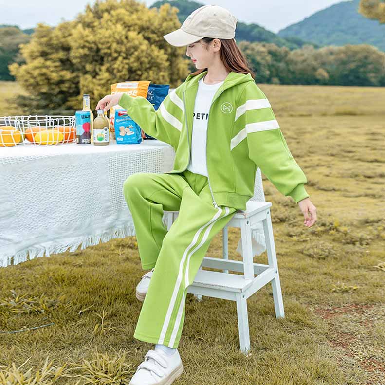 ジャージ 上下 子供服女の子 送料無料 スポーツウェアユニセックス セットアップ ランニングウェア トレーニングウェア イベント ユニフォーム 学園祭 文化祭 