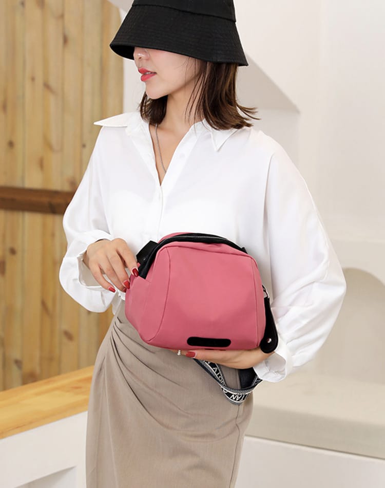 Y バッグ ショルダーバッグ カバン レディース 小さめ ナンバッグ 小さめ 斜めがけ ファスナー 軽量 旅行 ミニバッグ 軽い シンプル ミニショルダー 