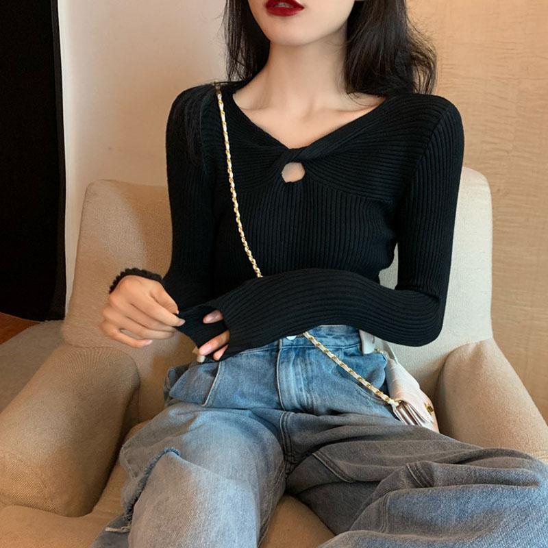 秋限定 ニットトップス 長袖 通勤 Vネック女性のにフィットする無地の女性 ニット きれいめニット 