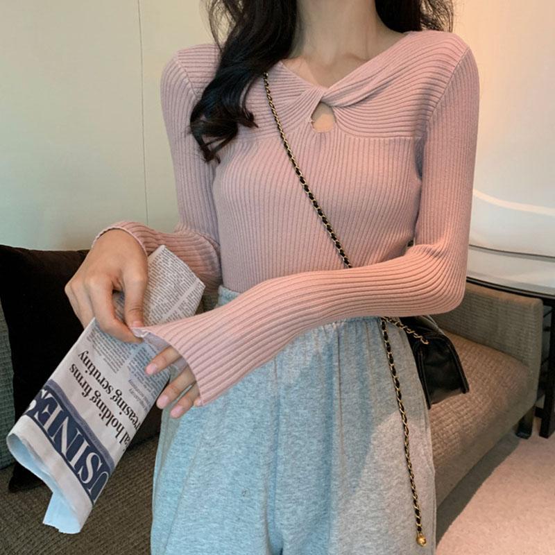 秋限定 ニットトップス 長袖 通勤 Vネック女性のにフィットする無地の女性 ニット きれいめニット 