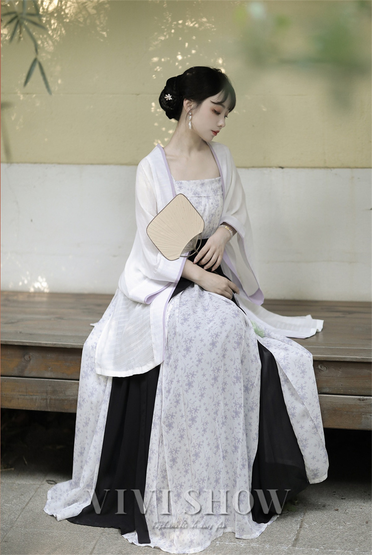 レディース ワンピース ワンピ 肩だし コスチューム風 花柄 個性的 おしゃれ パーティー ロング丈 きれい かわいい 王宮風 イベント 