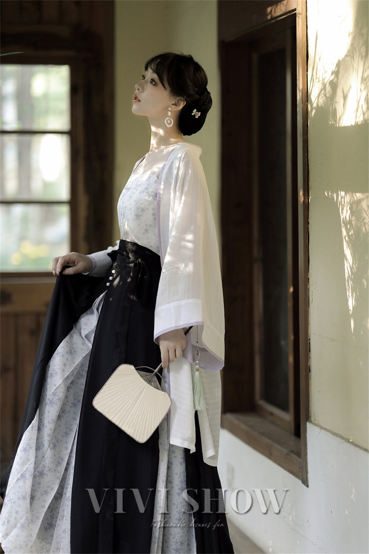 レディース ワンピース ワンピ 肩だし コスチューム風 花柄 個性的 おしゃれ パーティー ロング丈 きれい かわいい 王宮風 イベント 