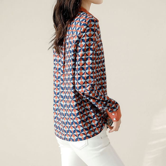 ブラウス レトロ柄 レディース シャツ 長袖 春秋 通勤 カジュアル オシャレ お出かけ 60代 きれいめ 30代 トップス 女子会 40代 50代 シニア 旅行 