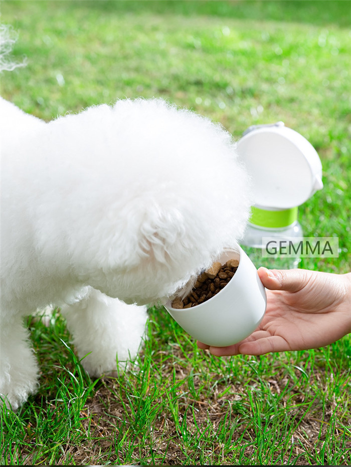 携帯水筒 ペット用 ウォーターボトル 犬用 お出かけ 散歩 水飲み器 餌 散歩 おやつ入れ 給水 