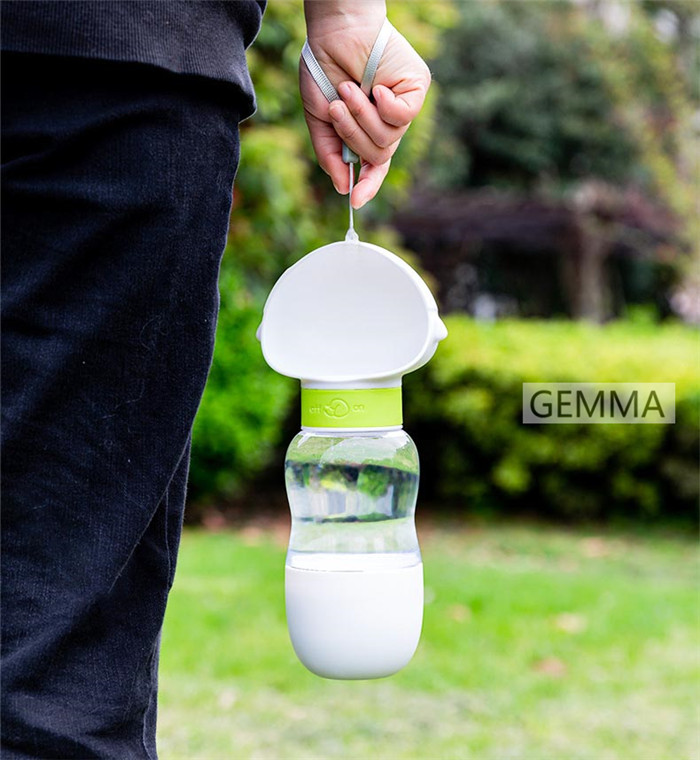 携帯水筒 ペット用 ウォーターボトル 犬用 お出かけ 散歩 水飲み器 餌 散歩 おやつ入れ 給水 