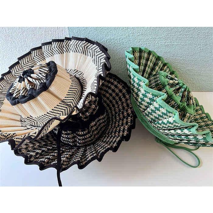 帽子 レディース 春 ハット つば広 夏 折りたたみ 小さいサイズ 大人 リンクコーデ ストローハット 子供 UVカット キッズ ハット 幾何学柄 お揃い 麦わら帽子 