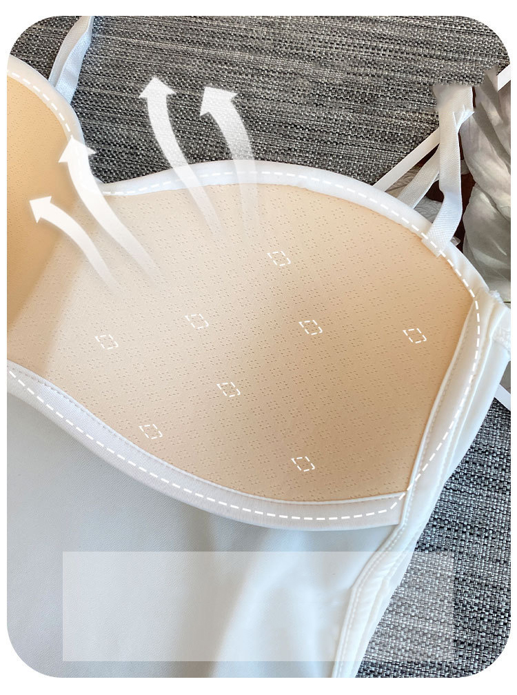 ブラトップ キャミソール ブラキャミ カップ付き シームレス インナー オシャレ ルームウェア 軽量 レディース ノンワイヤー 美胸 シンプル 美背 