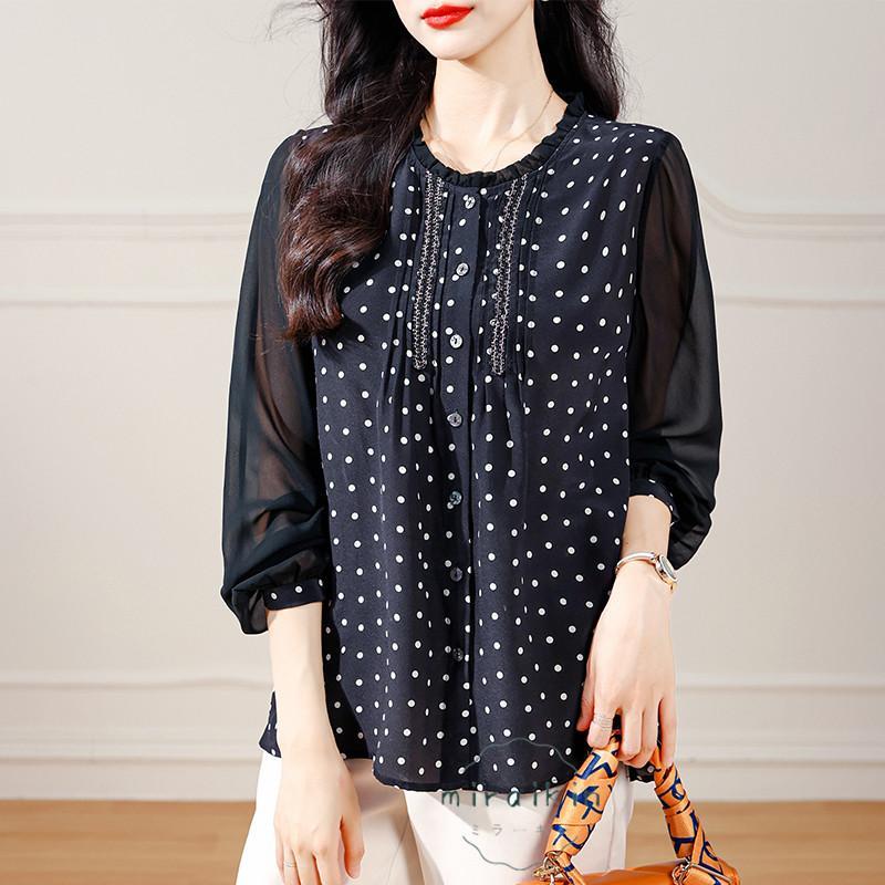 ブラウスドット柄 レディーストップス 秋物 袖透け感 さらっと シルク 黒ブラウス フォーマル30代 丸首 長袖 黒シャツ 上品40代50代 前開き 長袖ブラウス 