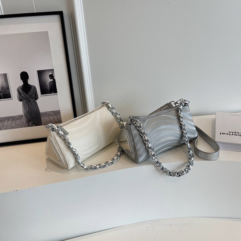 バッグ レディース ハンドバッグ ショルダーバッグ 無地 個性的 オシャレ 綺麗 秋 女性 ギフト 