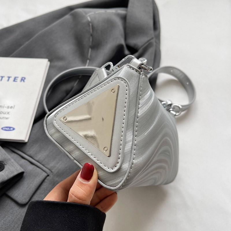 バッグ レディース ハンドバッグ ショルダーバッグ 無地 個性的 オシャレ 綺麗 秋 女性 ギフト 