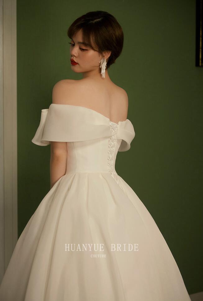 ウエディングドレス サテン ホワイト ロングドレス ノースリーブ ビスチェドレス 。ウエディング 撮影 結婚式ドレス 発表会ドレス 二次会ドレス 