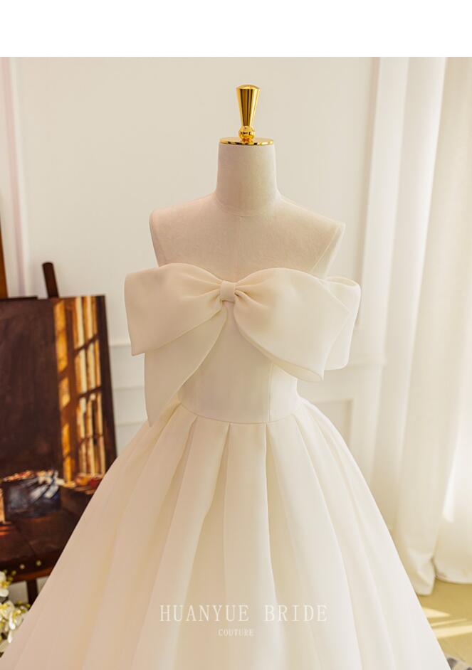 ウエディングドレス サテン ホワイト ロングドレス ノースリーブ ビスチェドレス 。ウエディング 撮影 結婚式ドレス 発表会ドレス 二次会ドレス 