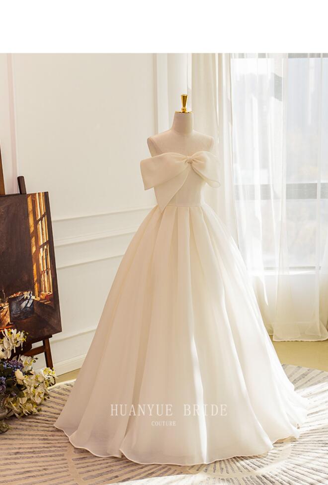 ウエディングドレス サテン ホワイト ロングドレス ノースリーブ ビスチェドレス 。ウエディング 撮影 結婚式ドレス 発表会ドレス 二次会ドレス 