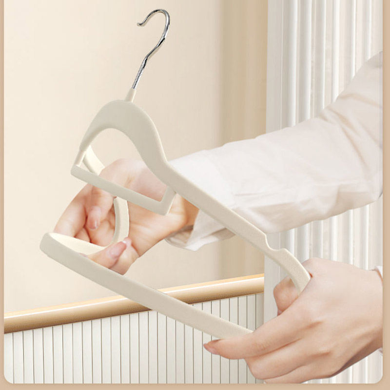 ハンガー すべらない セット 10個セット 滑らない 跡がつかない 家事 収納 アーチ使いやすい ハンガー スカート ズボン 