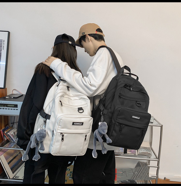 リュック レディース リュックサック 大容量 メンズ 軽量 可愛い カバンシンプル 通勤 韓国 通学 A4 中学 撥水 高校生 防水 バックパック 