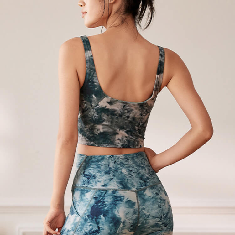 ヨガウェア タンクトップ ホットヨガ ブラ スポーツブラ 柄 インナー フィットネス Uネック 長め 体系カバー おしゃれ ノースリーブ トップス 