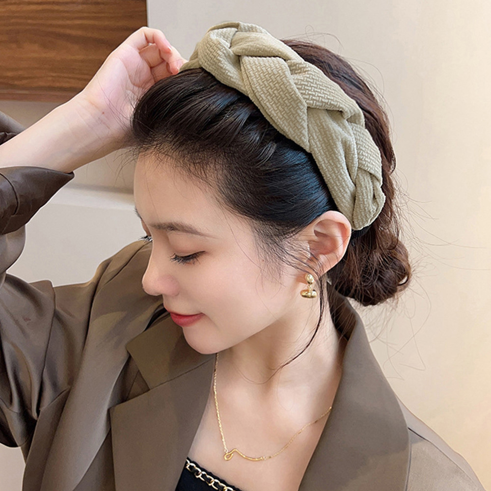 カチューシャ ツイスト ヘアアクセサ。可  