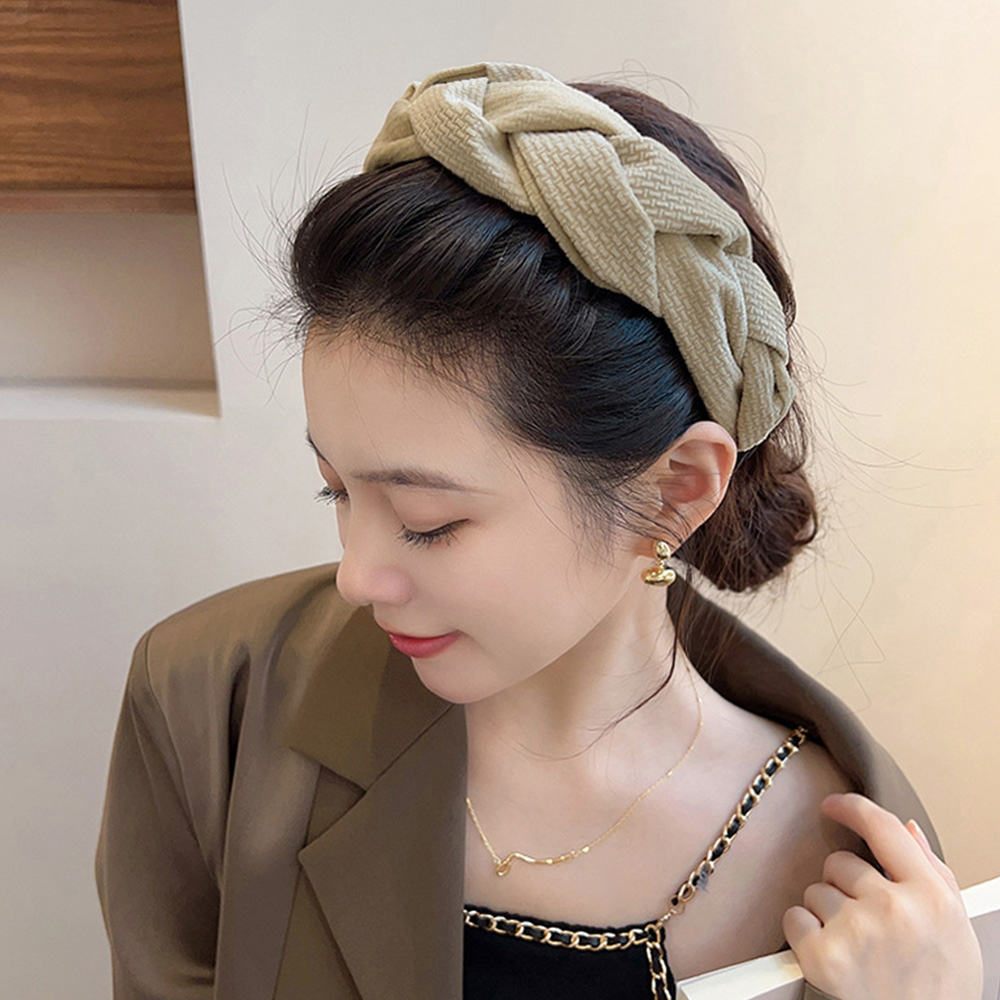 カチューシャ ツイスト ヘアアクセサ。可  