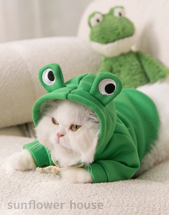 ペット服 ネコ服 カエル 緑色 部屋着 くつろぎ カジュアル 着心地 小旅行 軽量 快適 イベント かわいい おでかけ 旅 。 
