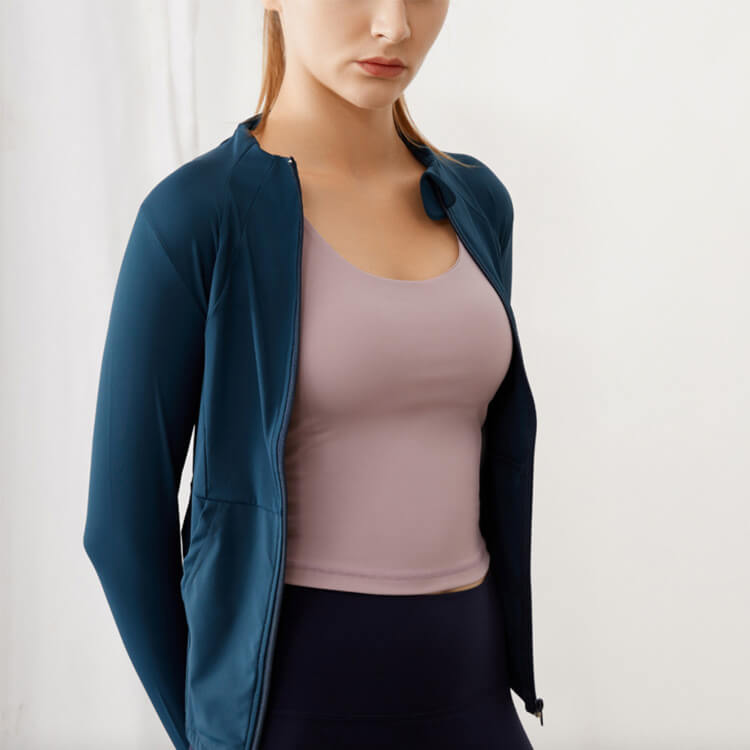 ヨガウェア タンクトップ ホットヨガ スポーツインナー 無地 トップス Uネック 長め 体系カバー スポーツブラ シンプル ノースリーブ 