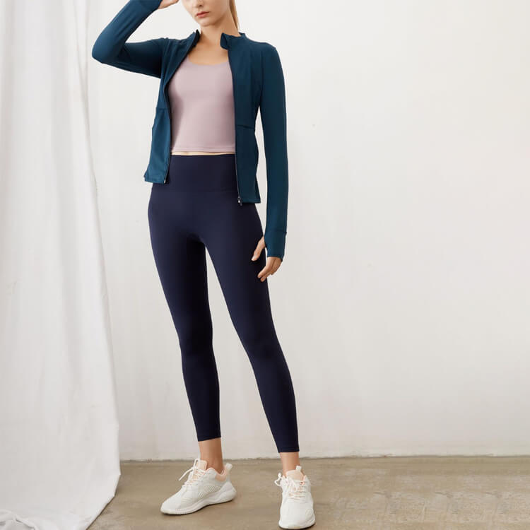 ヨガウェア タンクトップ ホットヨガ スポーツインナー 無地 トップス Uネック 長め 体系カバー スポーツブラ シンプル ノースリーブ 