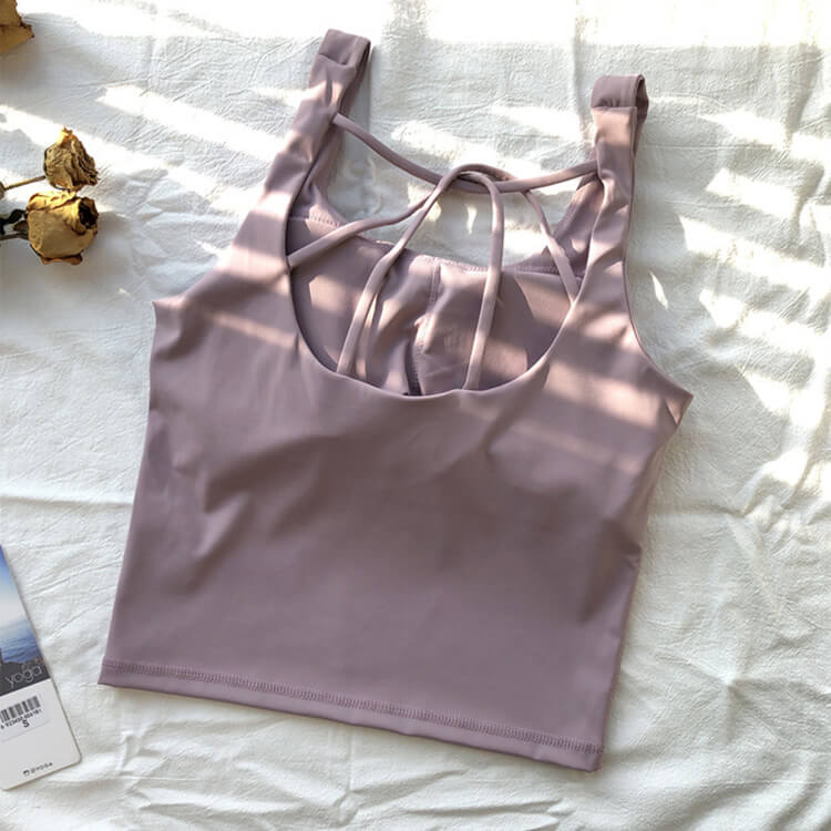 ヨガウェア タンクトップ ホットヨガ スポーツインナー 無地 トップス Uネック 長め 体系カバー スポーツブラ シンプル ノースリーブ 