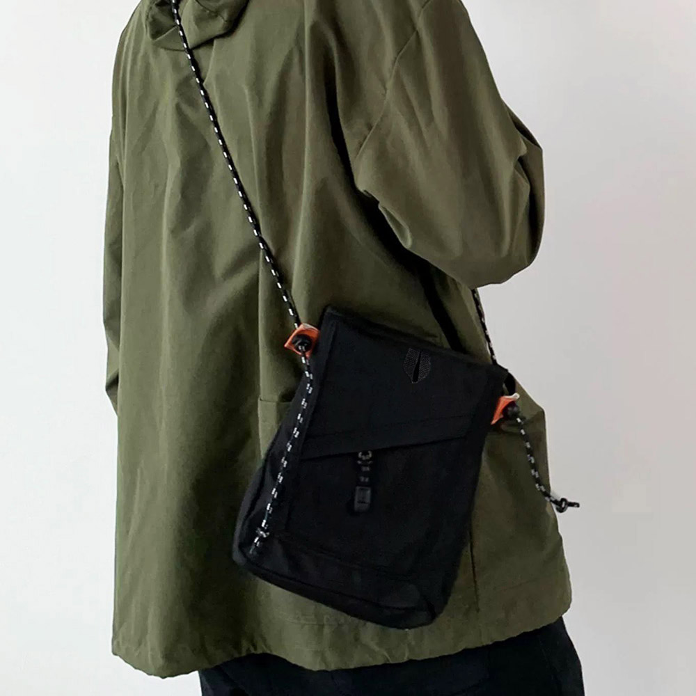 ミニショルダーバッグ軽量ナイロンバッグ 。可  