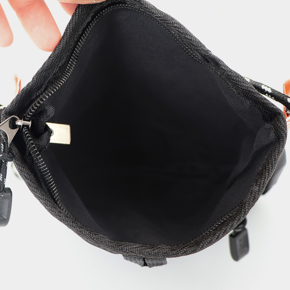 ミニショルダーバッグ軽量ナイロンバッグ 。可  