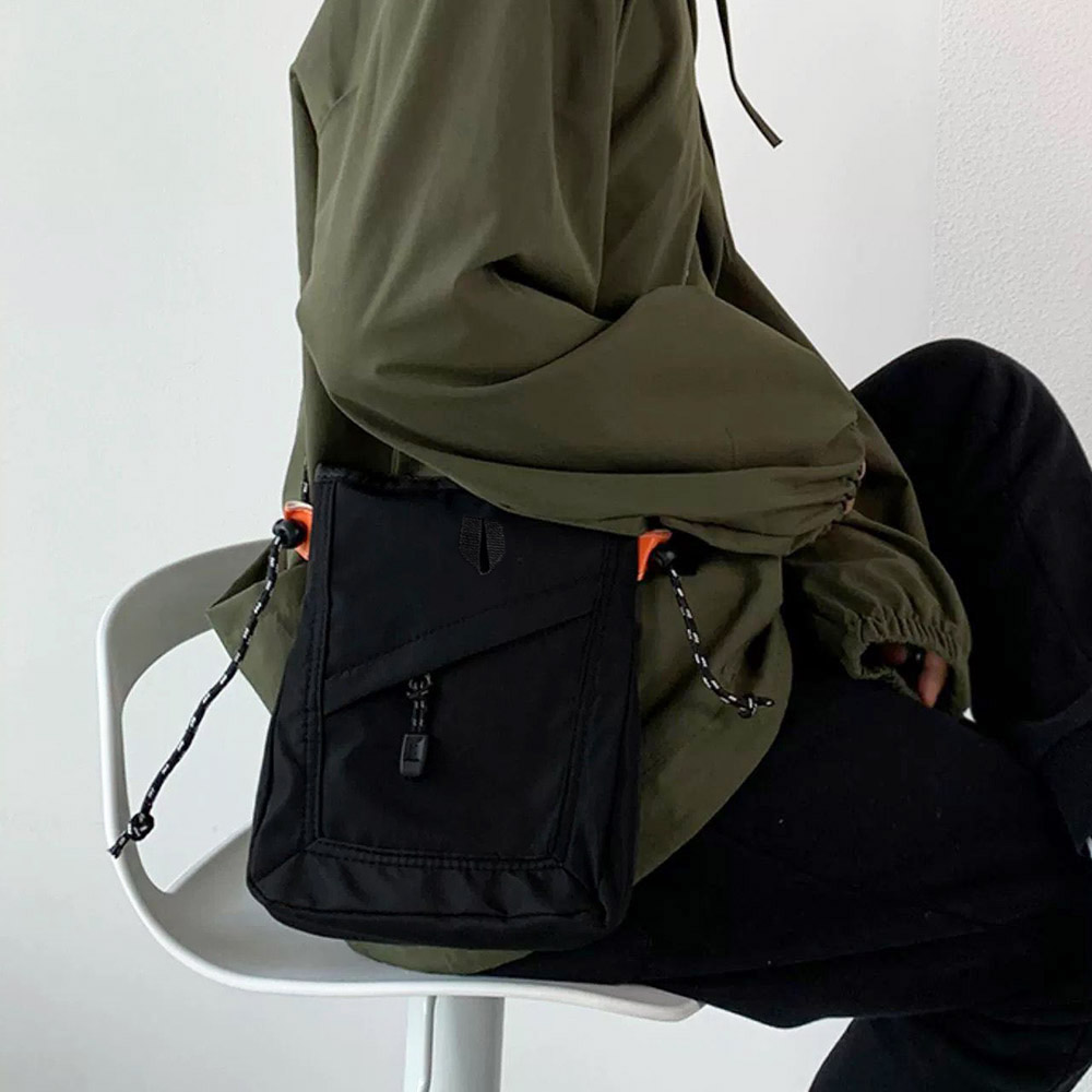 ミニショルダーバッグ軽量ナイロンバッグ 。可  