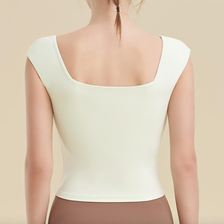 ヨガウェア タンクトップ ホットヨガ ブラ スポーツブラ シンプル 長め 体系カバー トップス スクエアネック おしゃれ キャップスリーブ 