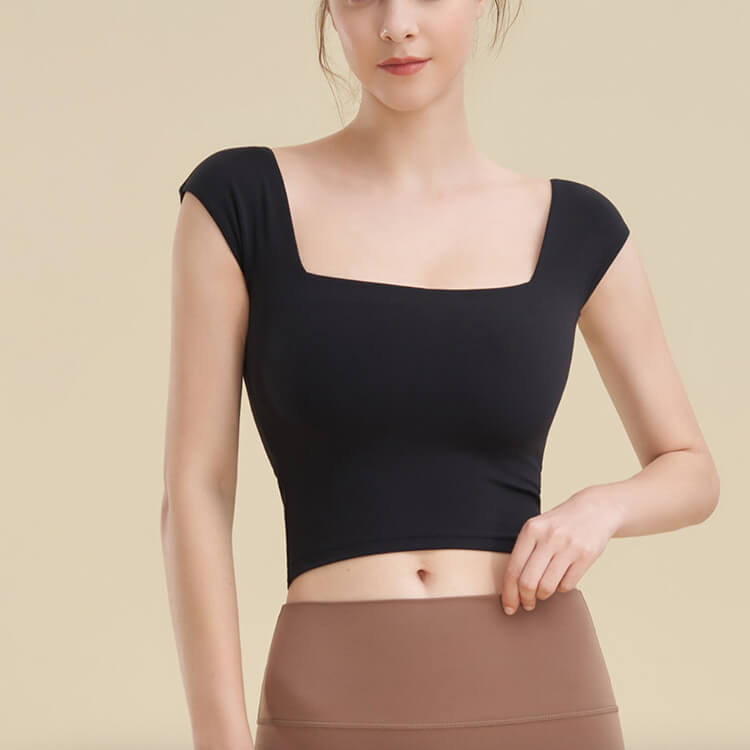 ヨガウェア タンクトップ ホットヨガ ブラ スポーツブラ シンプル 長め 体系カバー トップス スクエアネック おしゃれ キャップスリーブ 