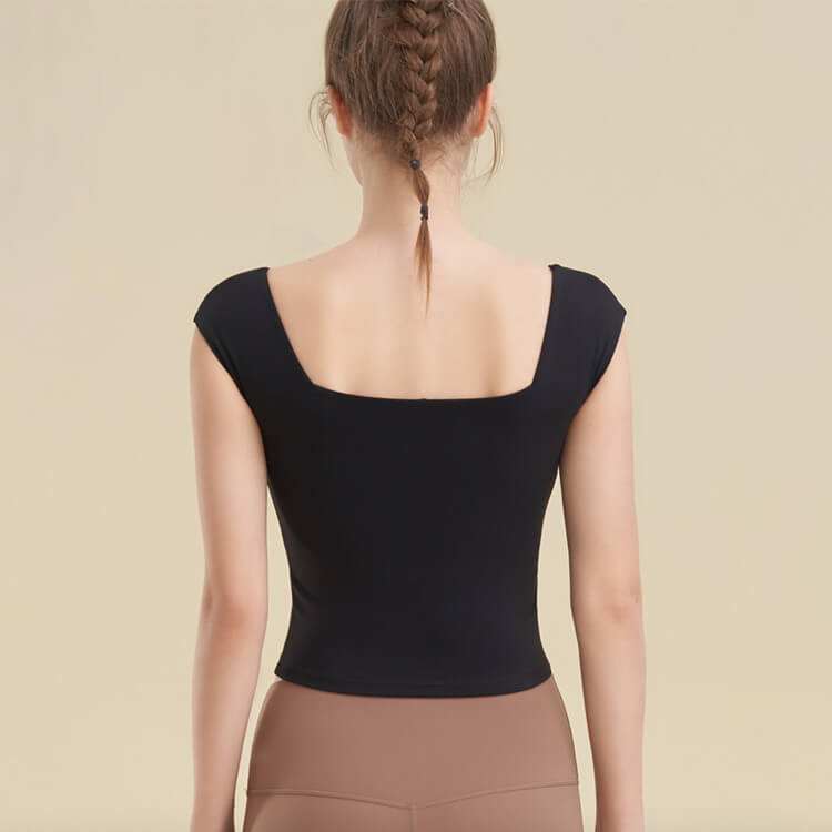 ヨガウェア タンクトップ ホットヨガ ブラ スポーツブラ シンプル 長め 体系カバー トップス スクエアネック おしゃれ キャップスリーブ 