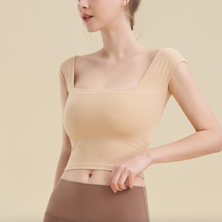 ヨガウェア タンクトップ ホットヨガ ブラ スポーツブラ シンプル 長め 体系カバー トップス スクエアネック おしゃれ キャップスリーブ 