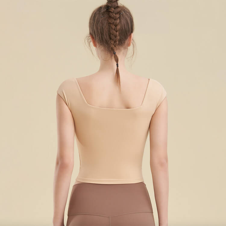 ヨガウェア タンクトップ ホットヨガ ブラ スポーツブラ シンプル 長め 体系カバー トップス スクエアネック おしゃれ キャップスリーブ 