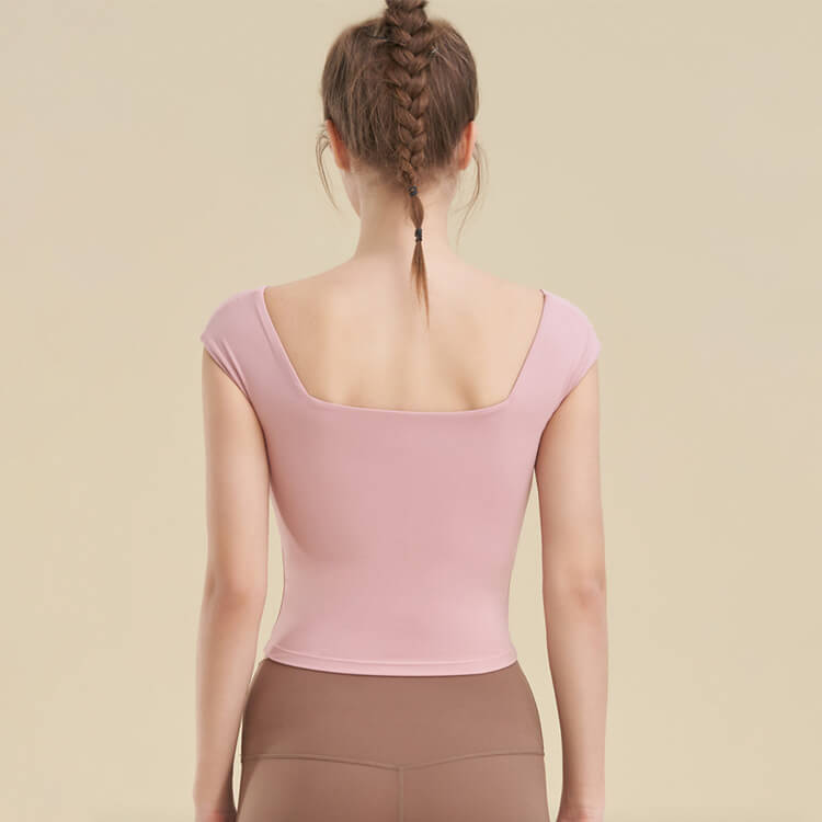 ヨガウェア タンクトップ ホットヨガ ブラ スポーツブラ シンプル 長め 体系カバー トップス スクエアネック おしゃれ キャップスリーブ 