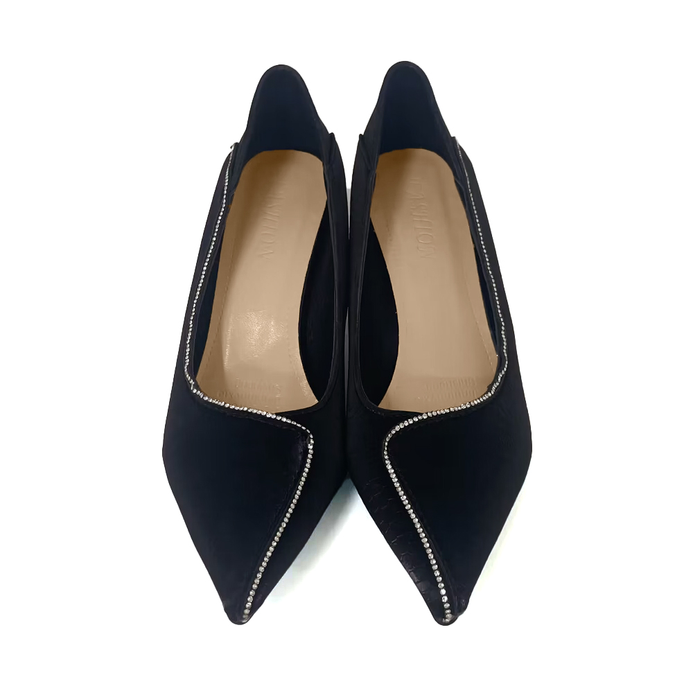 パンプス ポインテッドトゥ かかと踏める  