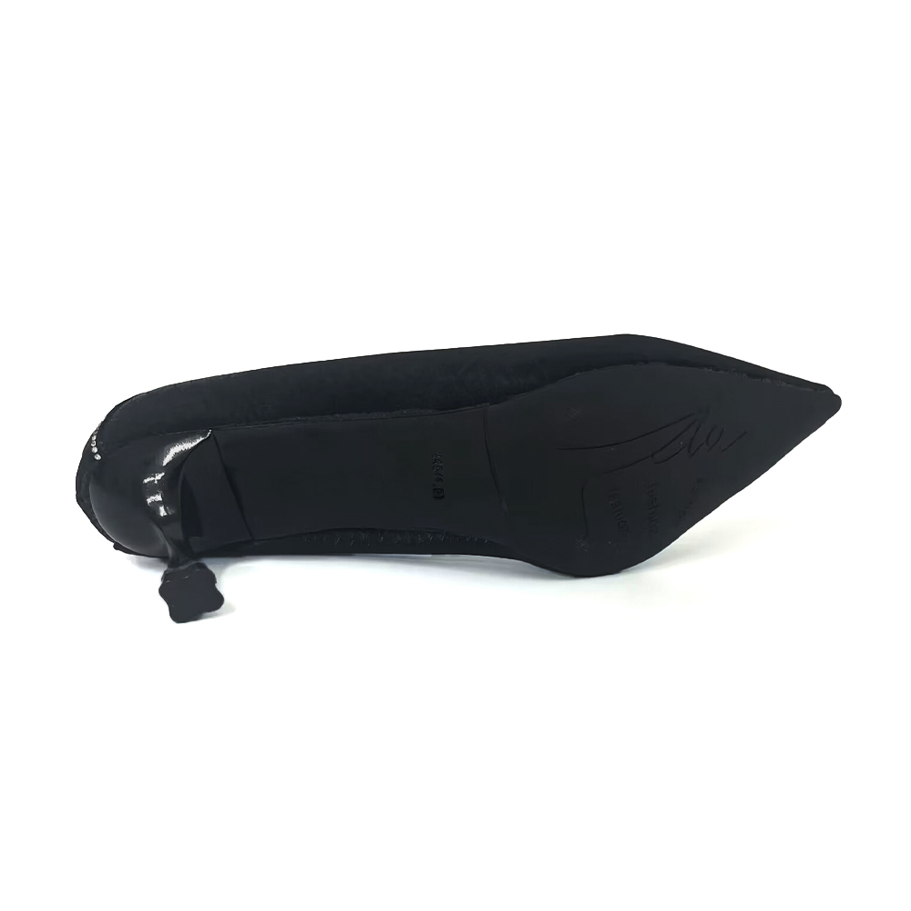 パンプス ポインテッドトゥ かかと踏める  