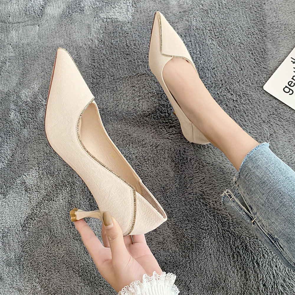 パンプス ポインテッドトゥ かかと踏める  