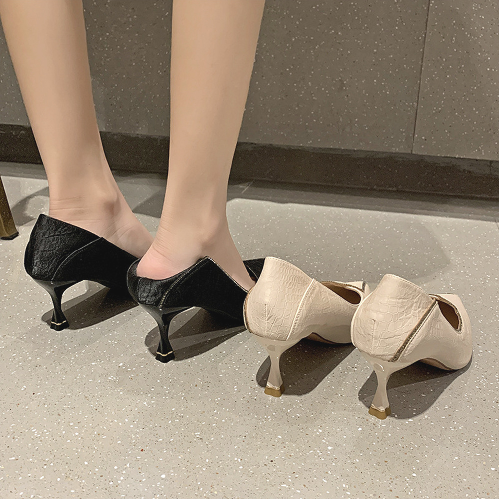 パンプス ポインテッドトゥ かかと踏める  