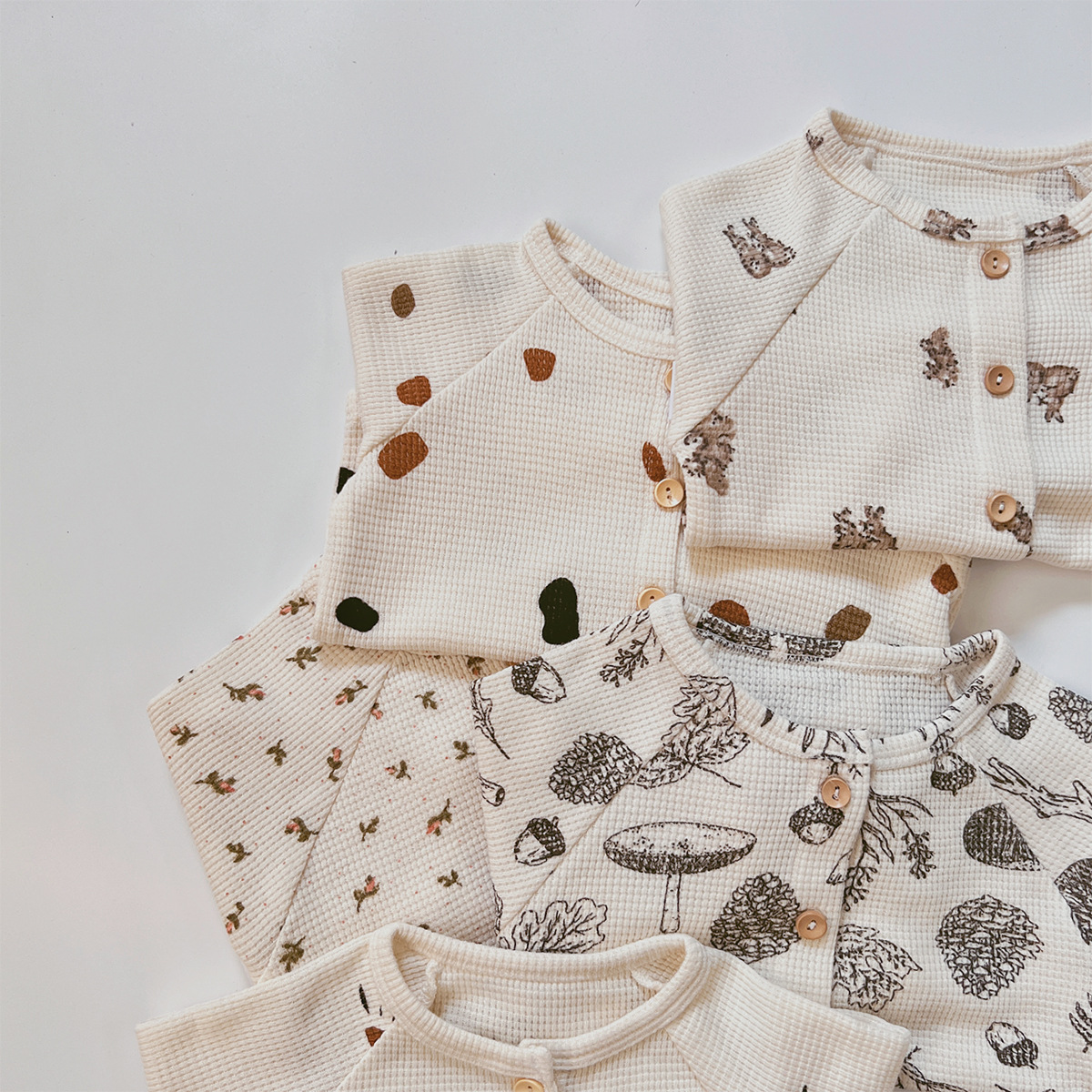 キッズ パジャマ セットアップ 上下セット ワッフル 総柄 ナイトウェア 女の子 2点セット プリント 長袖 男の子 ベビー 子供服 パジャマ ベビー服 部屋着 こども