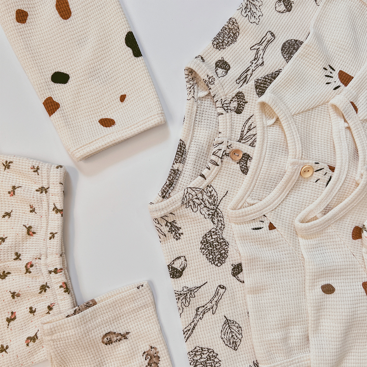 キッズ パジャマ セットアップ 上下セット ワッフル 総柄 ナイトウェア 女の子 2点セット プリント 長袖 男の子 ベビー 子供服 パジャマ ベビー服 部屋着 こども