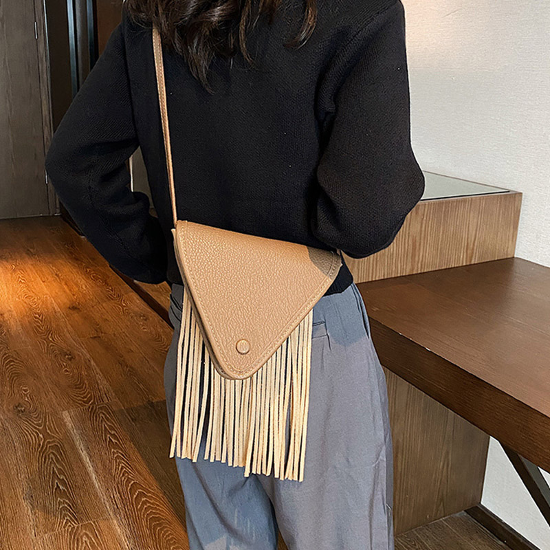 肩掛けバッグ レディース トートバッグ タッセル 個性的 オシャレ 秋 撥水 ギフト 耐久性プレゼント 