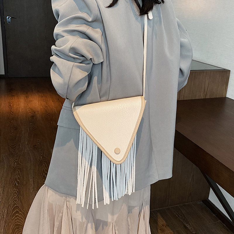 肩掛けバッグ レディース トートバッグ タッセル 個性的 オシャレ 秋 撥水 ギフト 耐久性プレゼント 