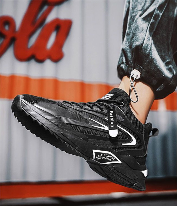 ランニングスニーカー メンズ 軽量 運動靴 カジュアルジョギングウォーキングアウトドア 通気 履きやすい 歩きやすい 